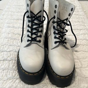 Doc Martens Jadon platforms